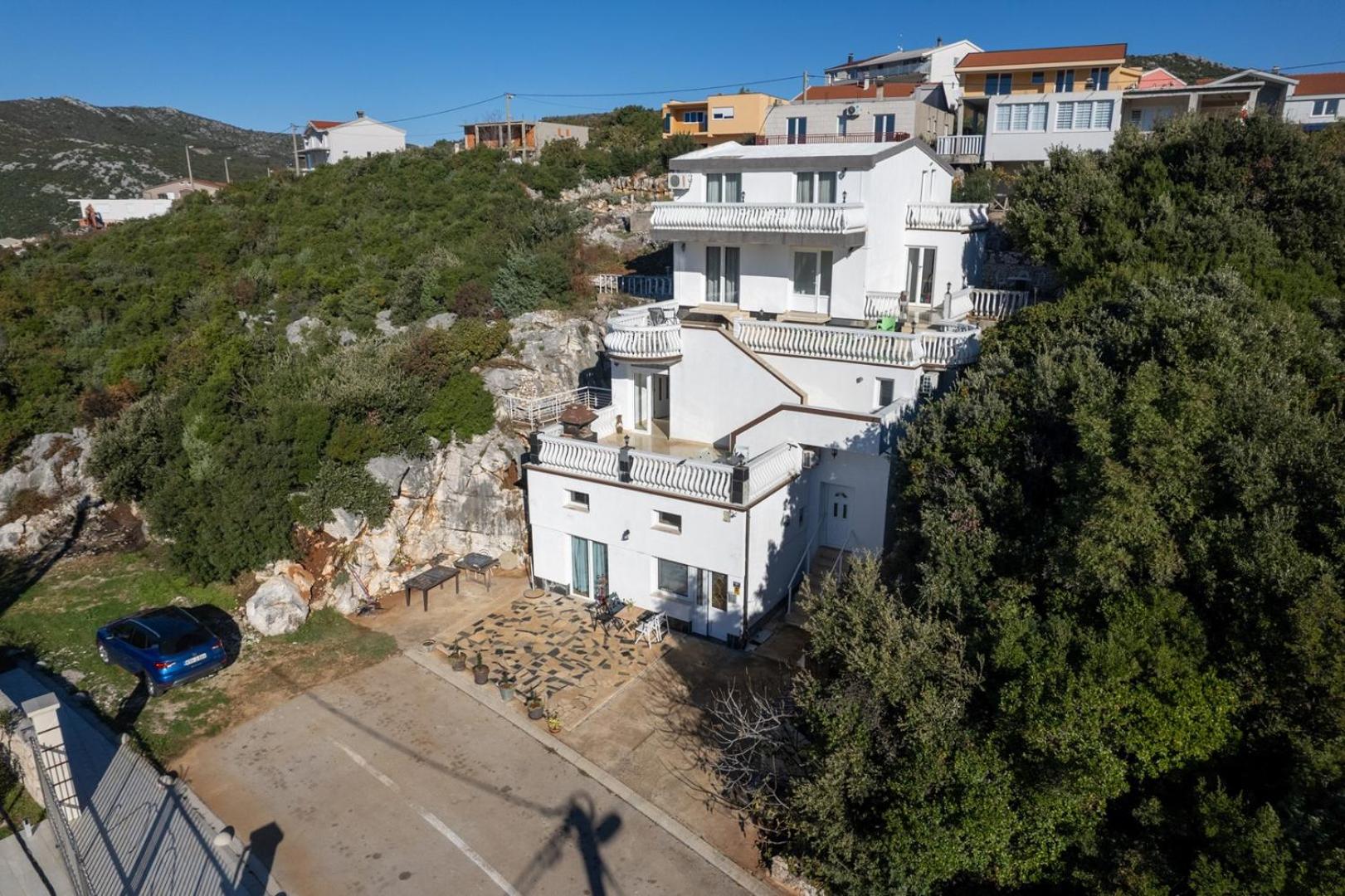 Apartments Vrabac