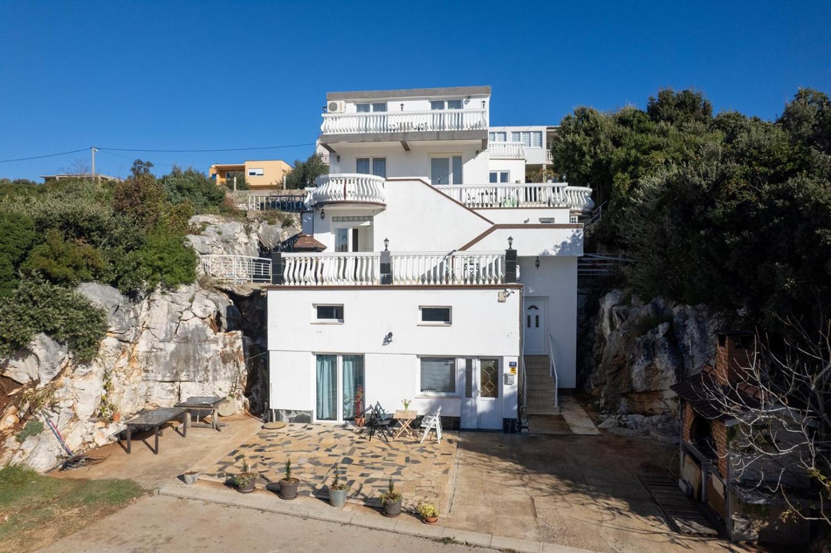 Apartments Vrabac
