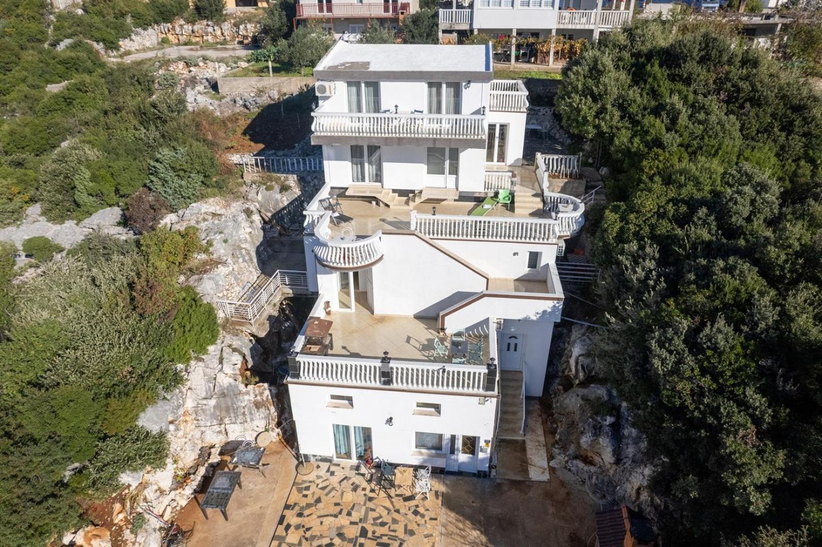 Apartments Vrabac