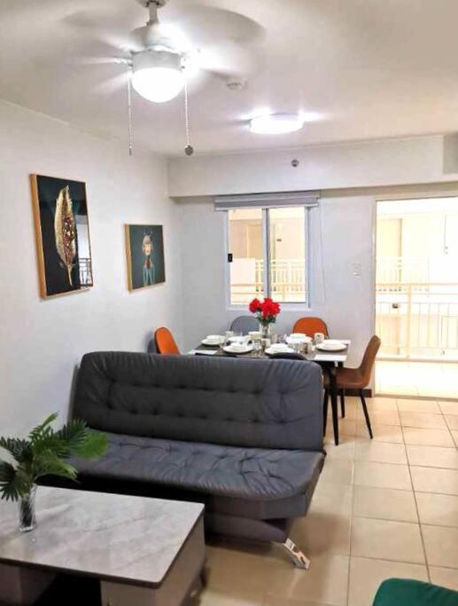 Verdon Parc 2Br Comfy Resort facing Samal island! view 3