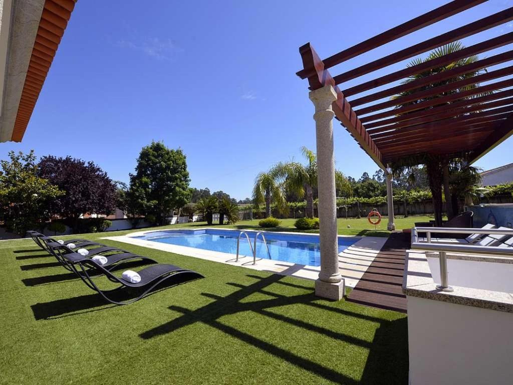 Tasteful Braga Villa 4 Bedrooms Villa Helena Private Pool view 4