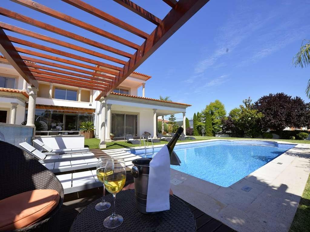 Tasteful Braga Villa 4 Bedrooms Villa Helena Private Pool view 5