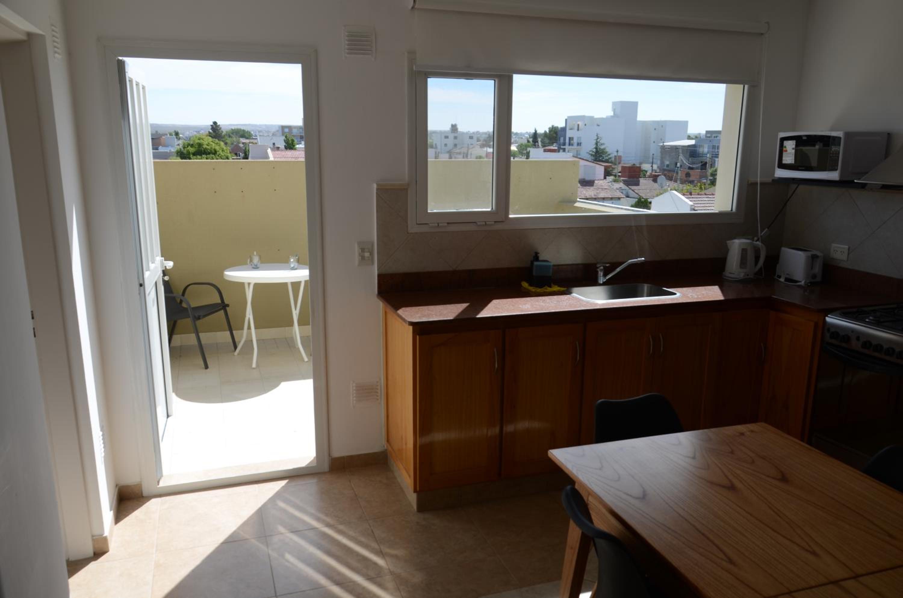 Linea Recta Sur- Huemul, departamento amplio, de 3 dormitorios a pasos del mar