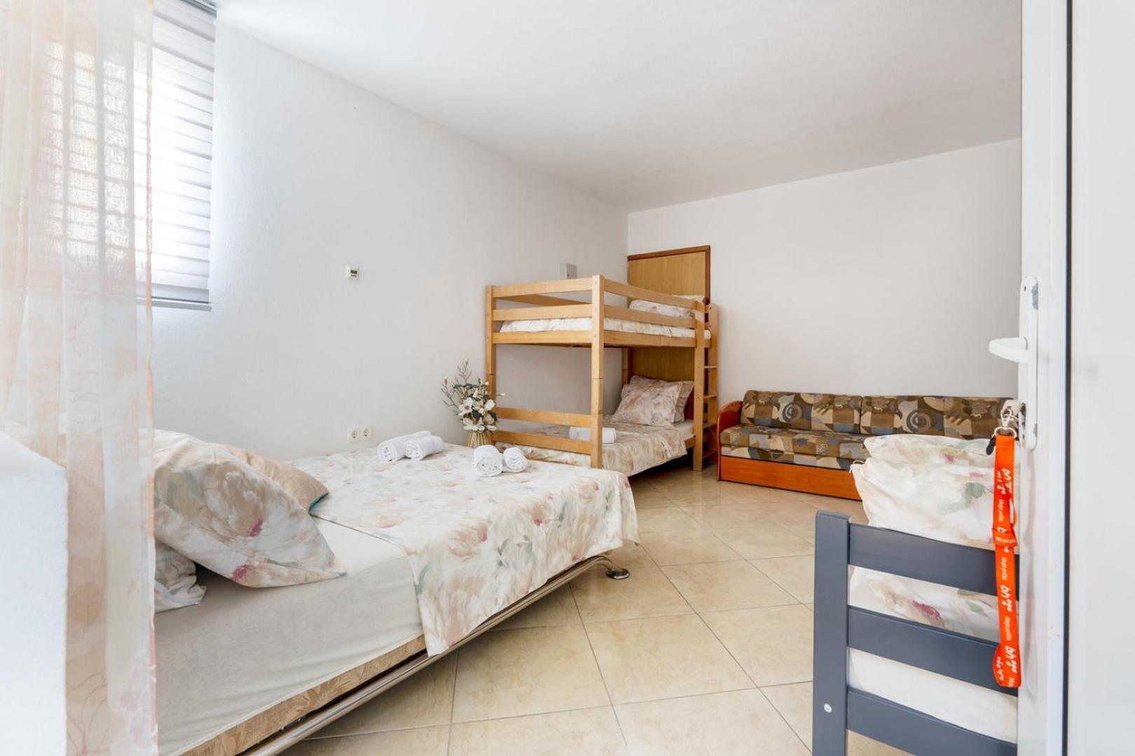 Apartments Vrabac