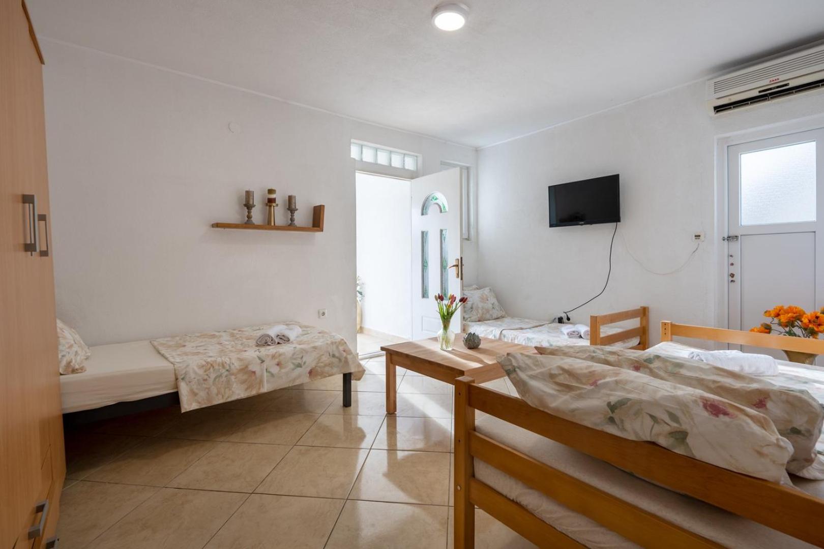 Apartments Vrabac