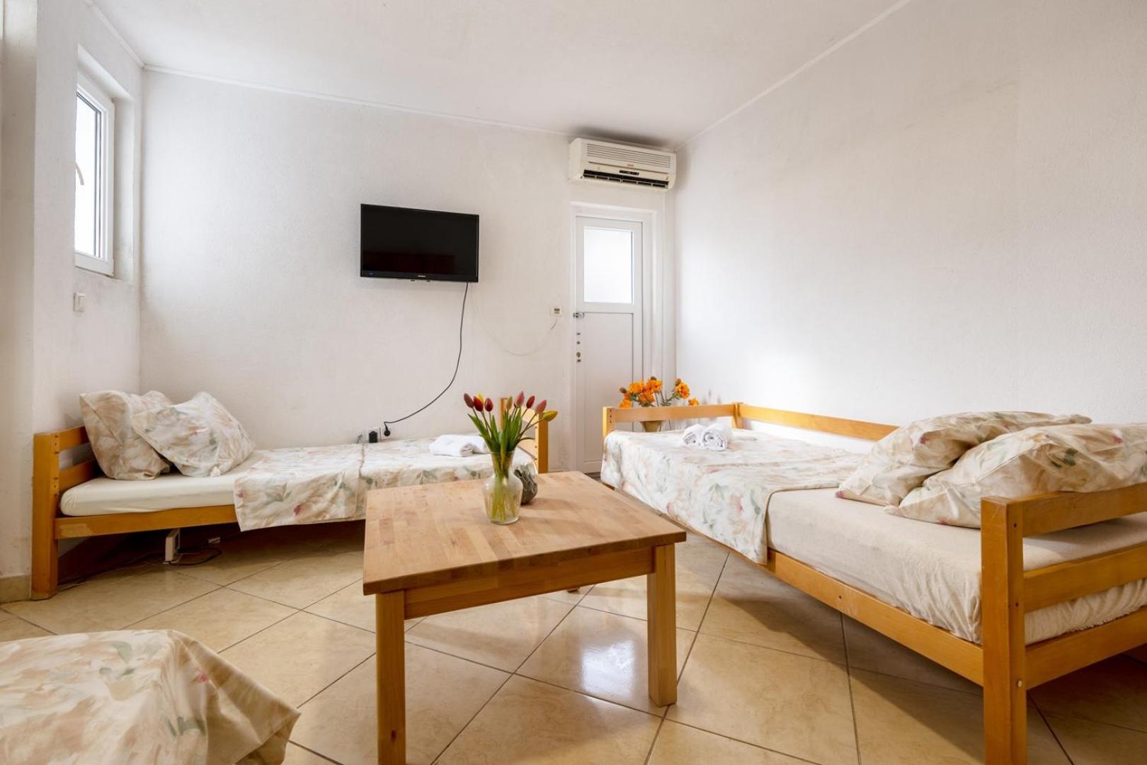 Apartments Vrabac
