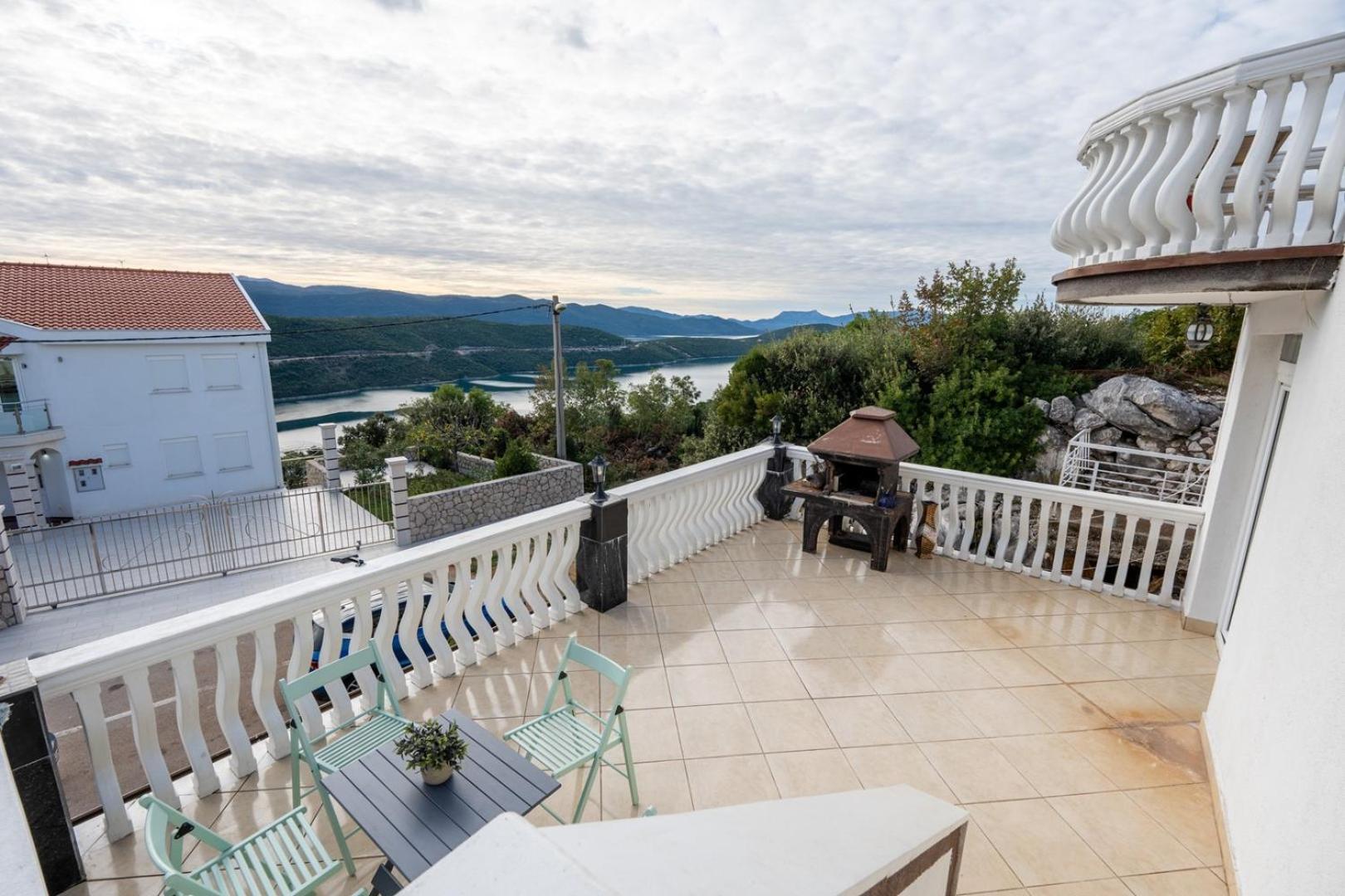 Apartments Vrabac