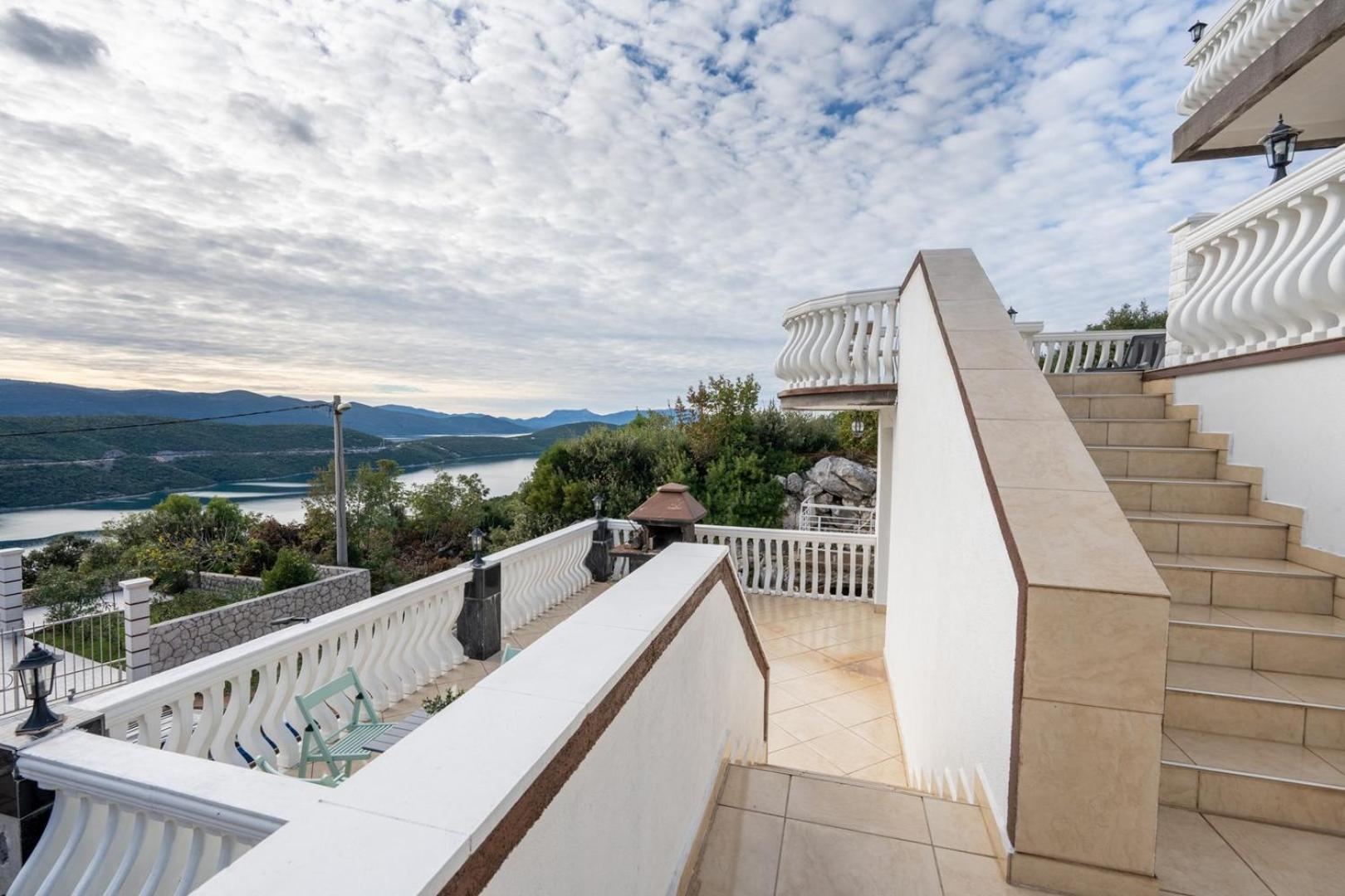 Apartments Vrabac