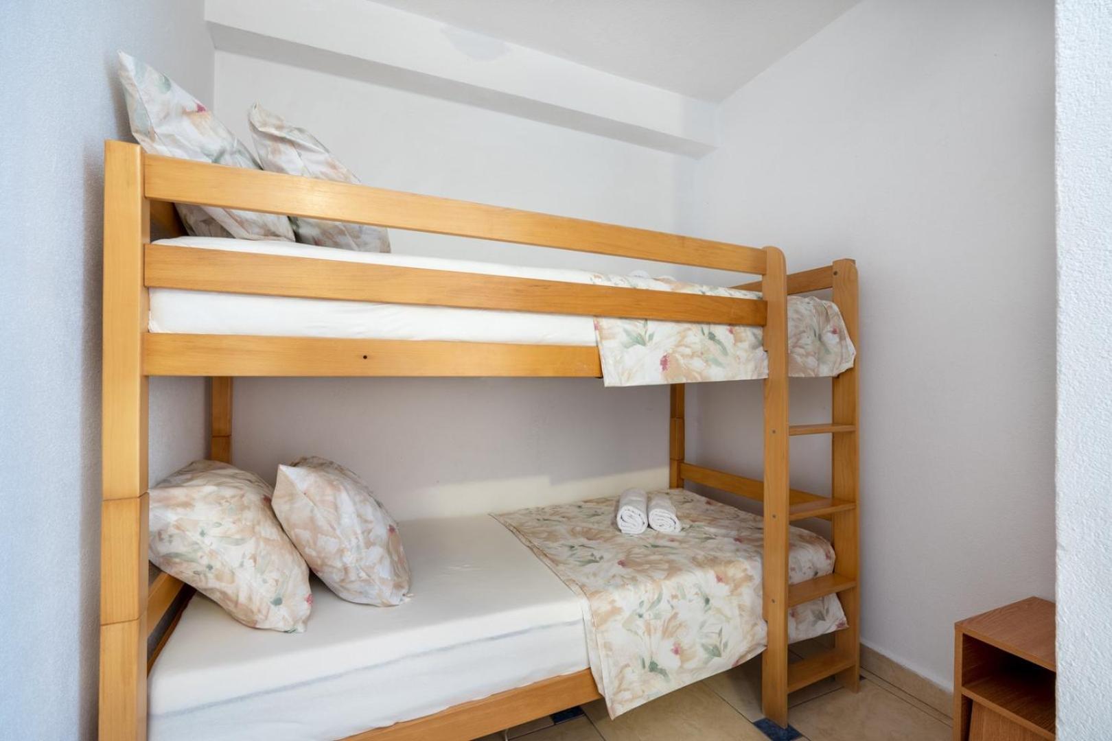 Apartments Vrabac