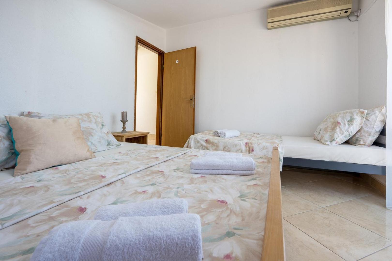 Apartments Vrabac