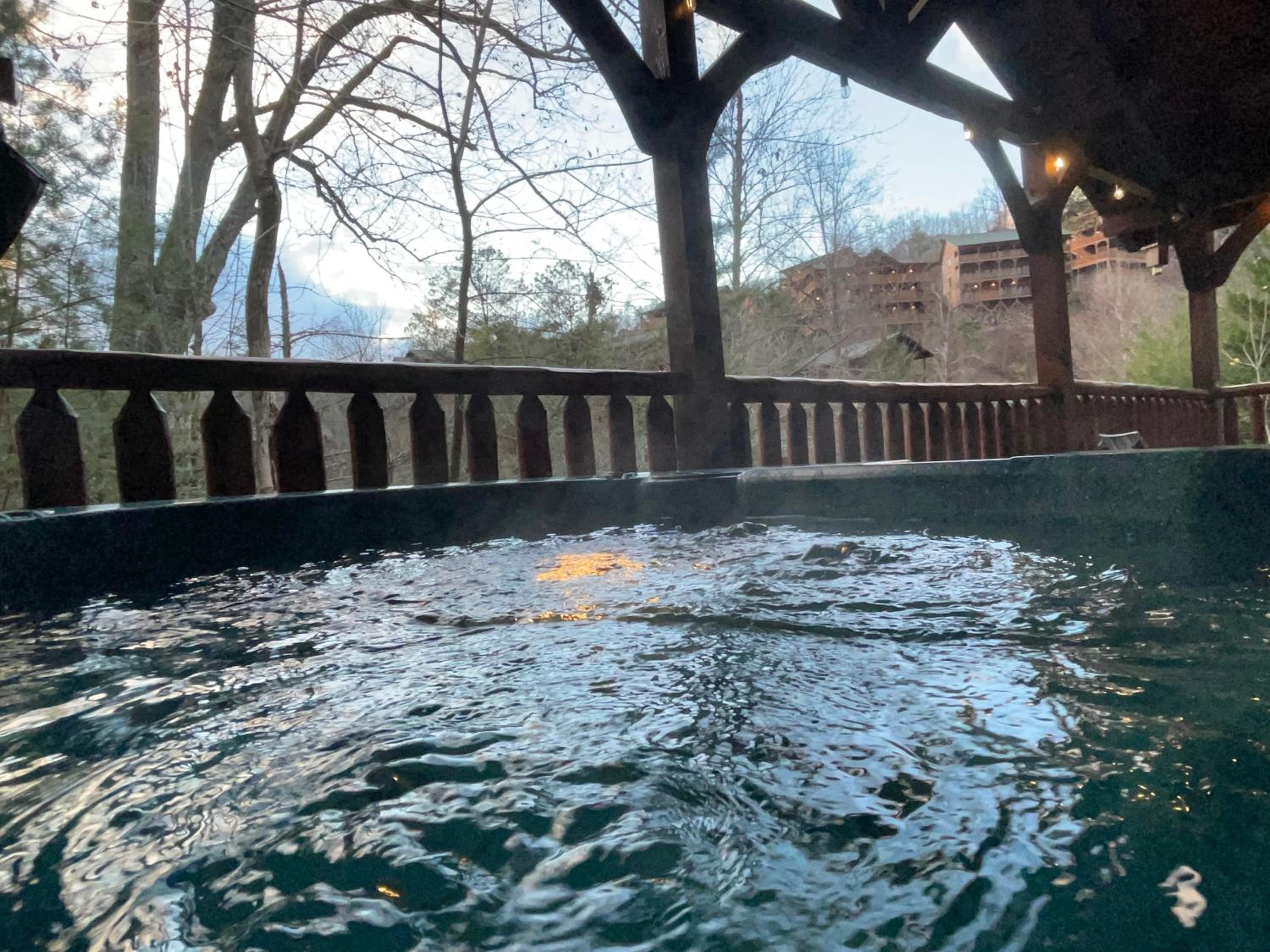 Spacious Resort Log Cabin, Easy Drive, Hot Tub, Arcade Gameroom, Mountain Vibe view 3