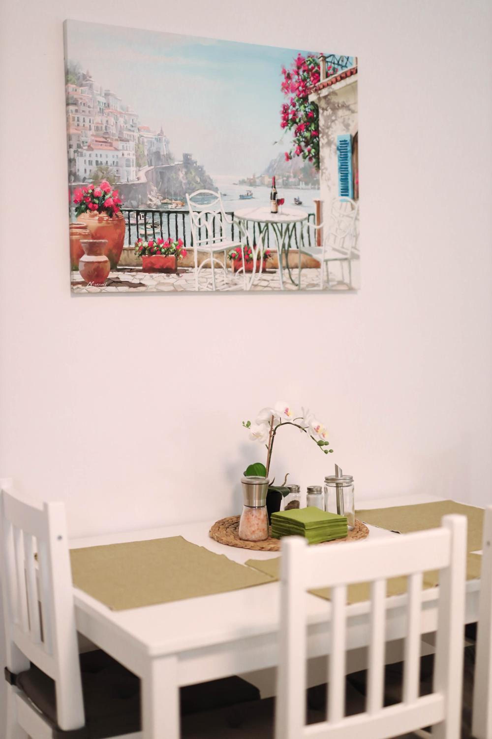 Flower Apartment