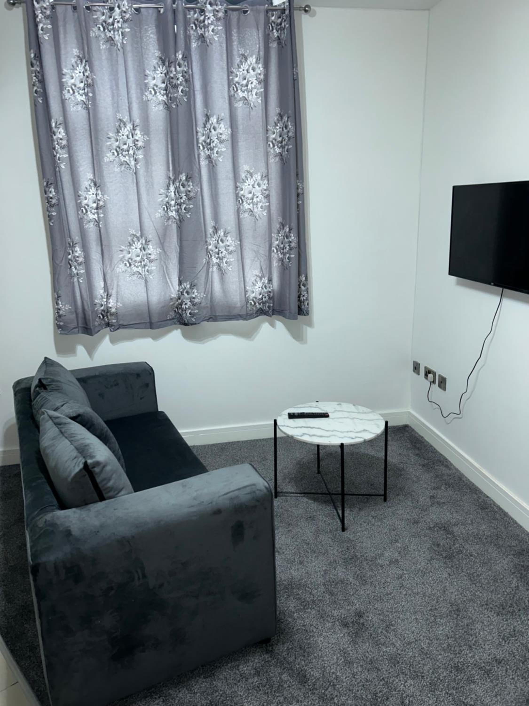 Lovely 1 bed apartment in Salford view 2