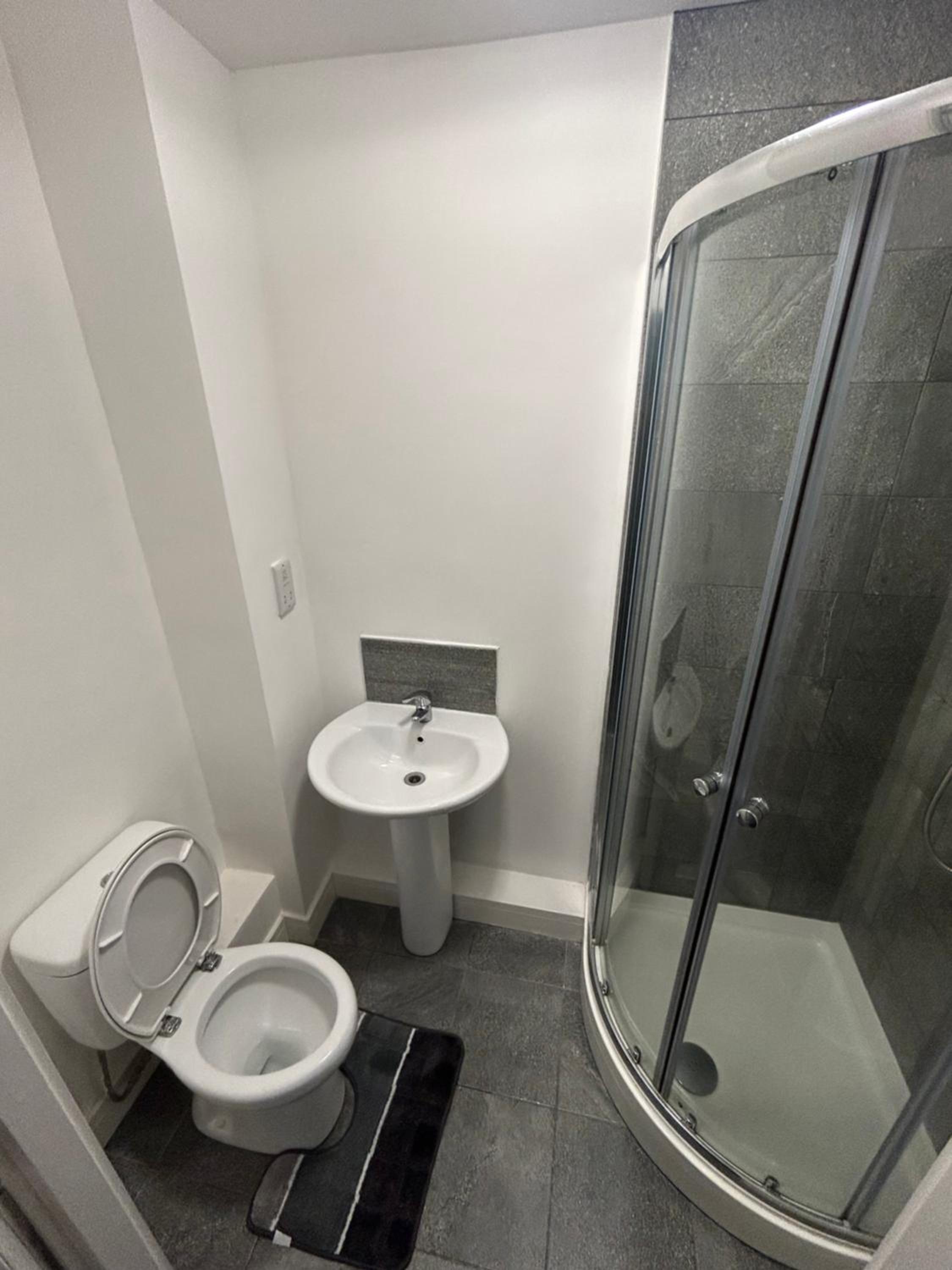 Lovely 1 bed apartment in Salford view 5