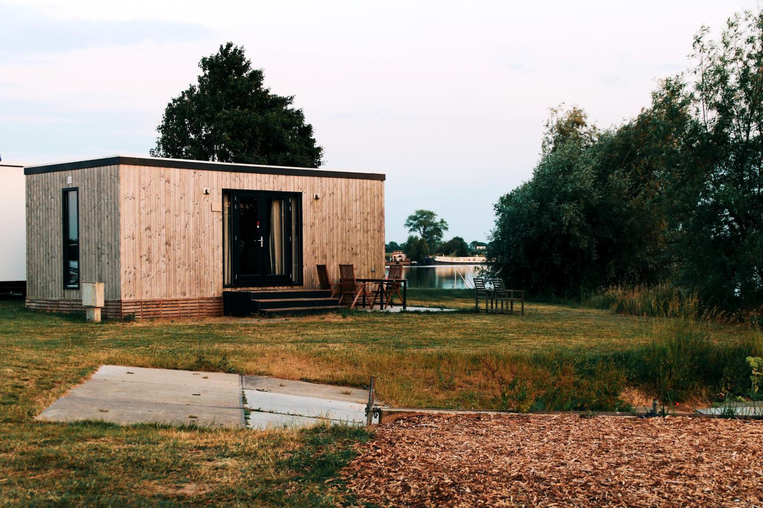 Tiny House by the water - de Schans Alphen view 2