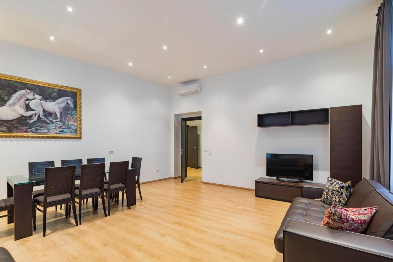 120 m2 Tomas Garrigue Masaryk 3BDR Apartment