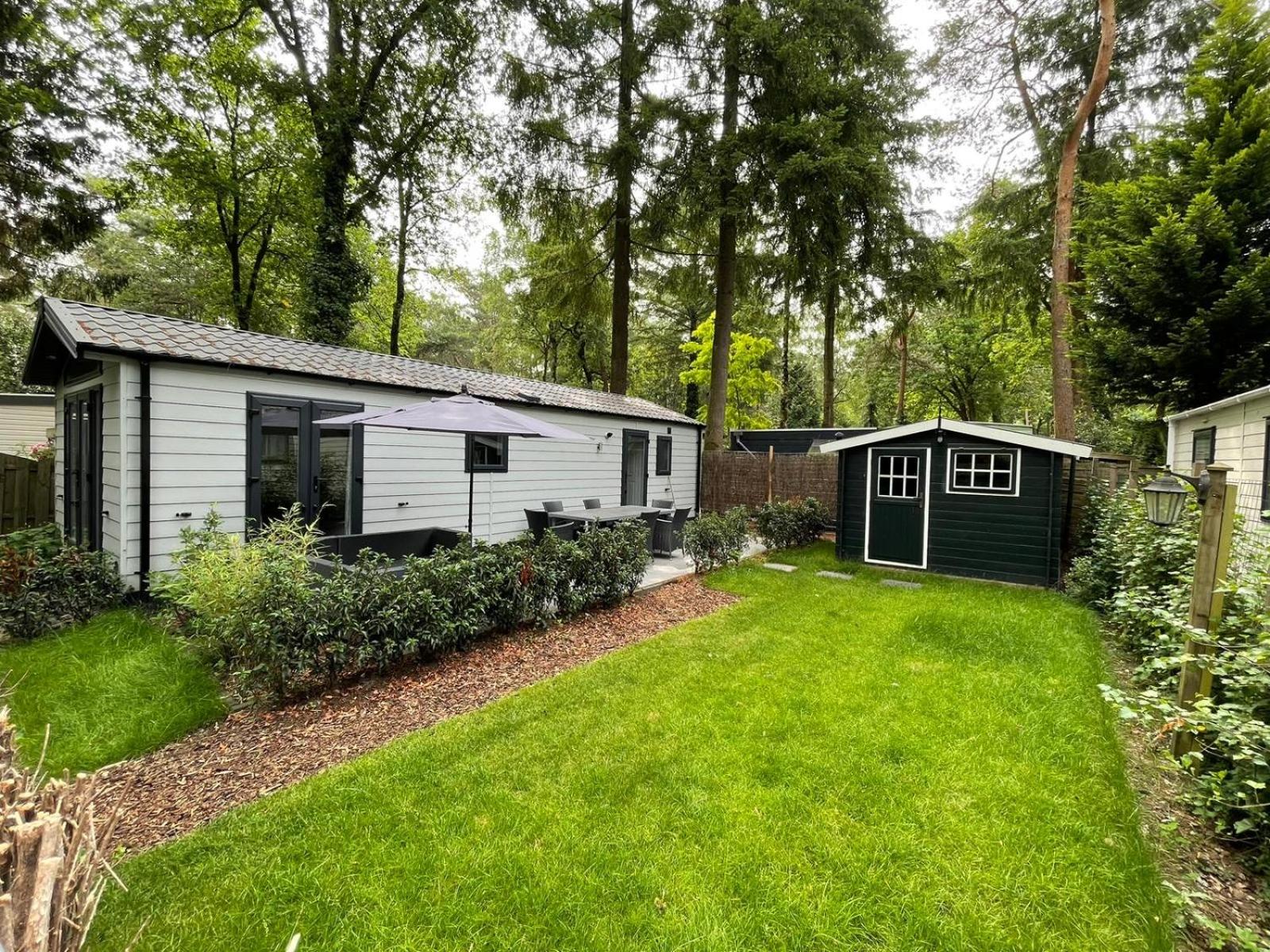 Luxe chalet (gloednieuw!) in Hoenderloo view 2