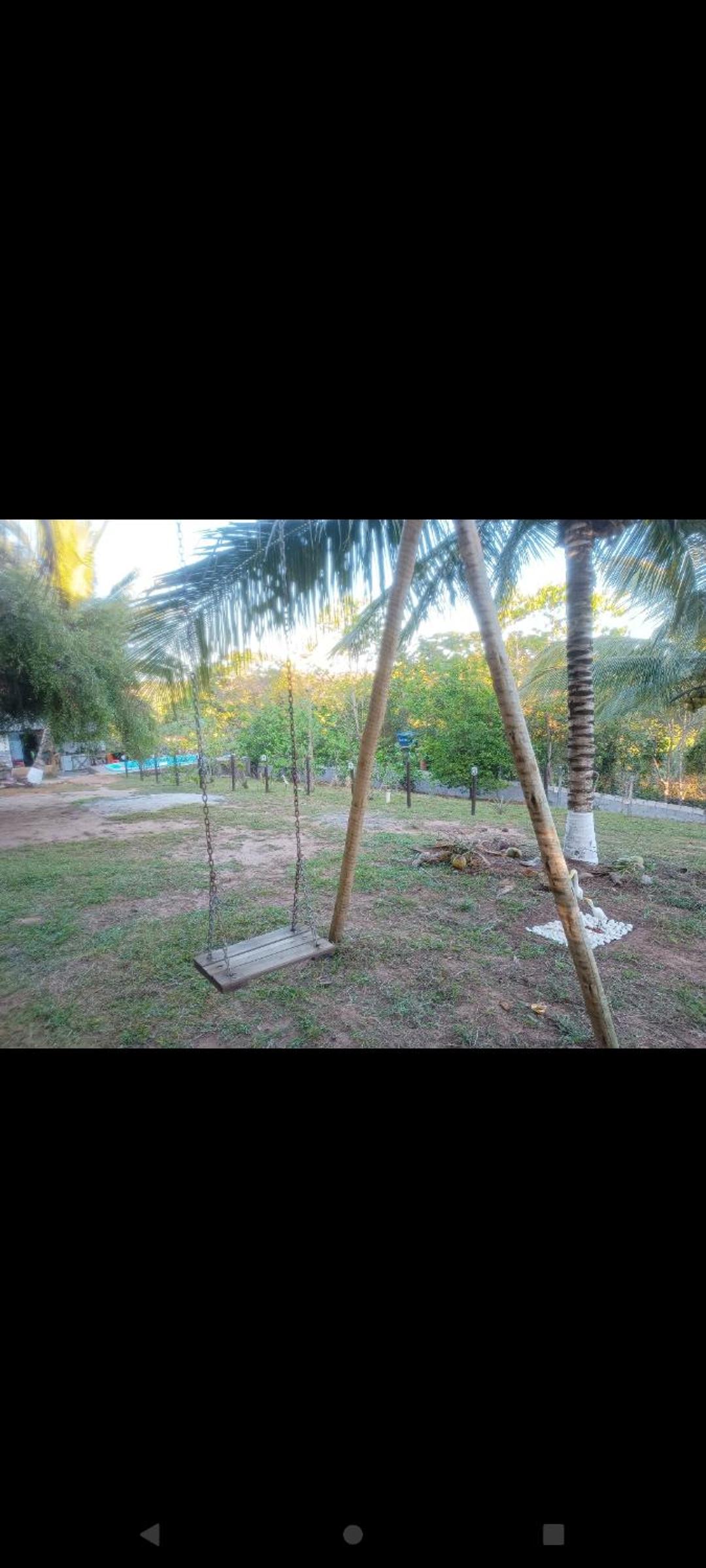 Casa tipo Sitio em condomínio fechado