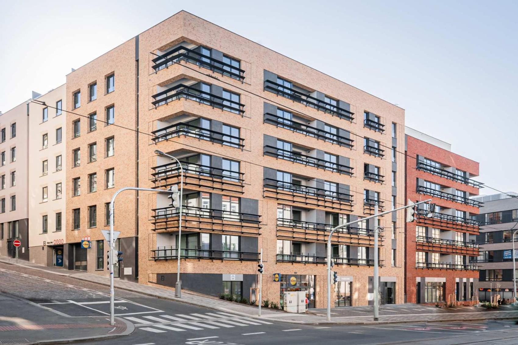 Apartment 4 Room, 2 Bath, Parking