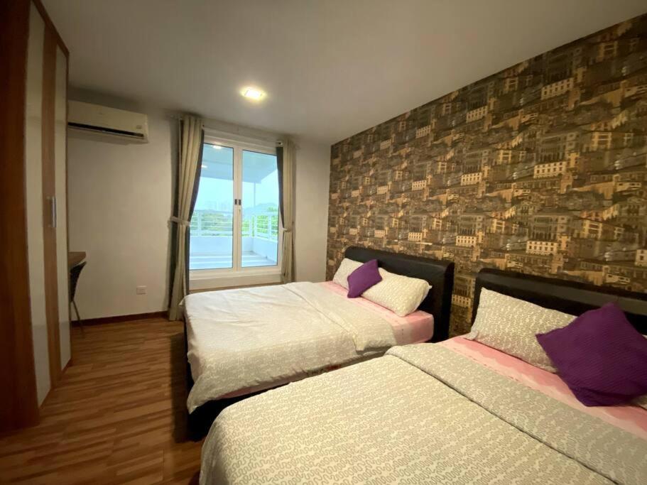 Shamrock Breeze Villa: Coastal Haven for 29 Guests photo 5