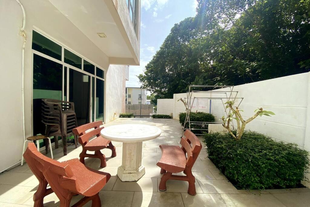 Shamrock Breeze Villa: Coastal Haven for 29 Guests photo 6