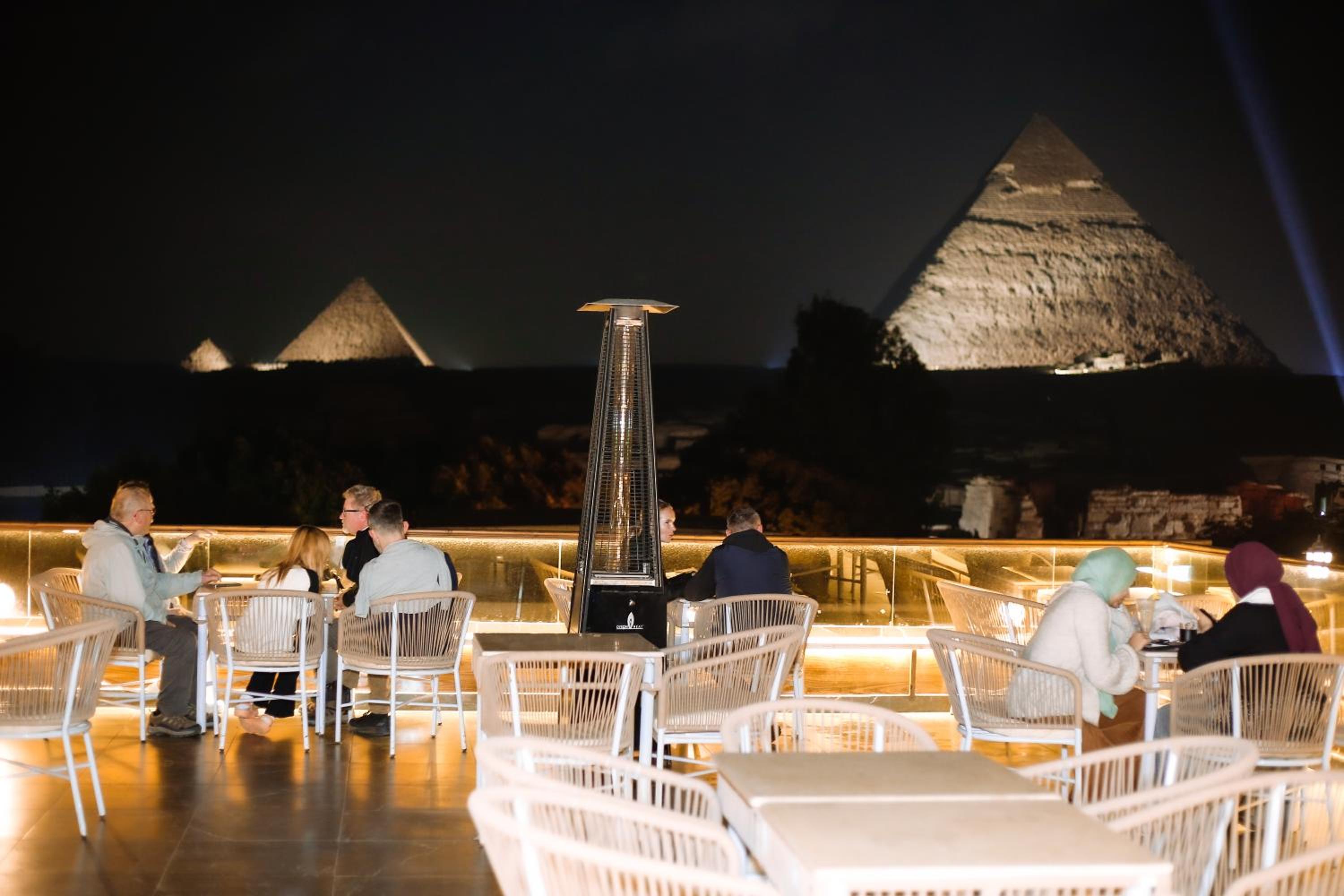 Tree Lounge Pyramids View INN , Sphinx Giza