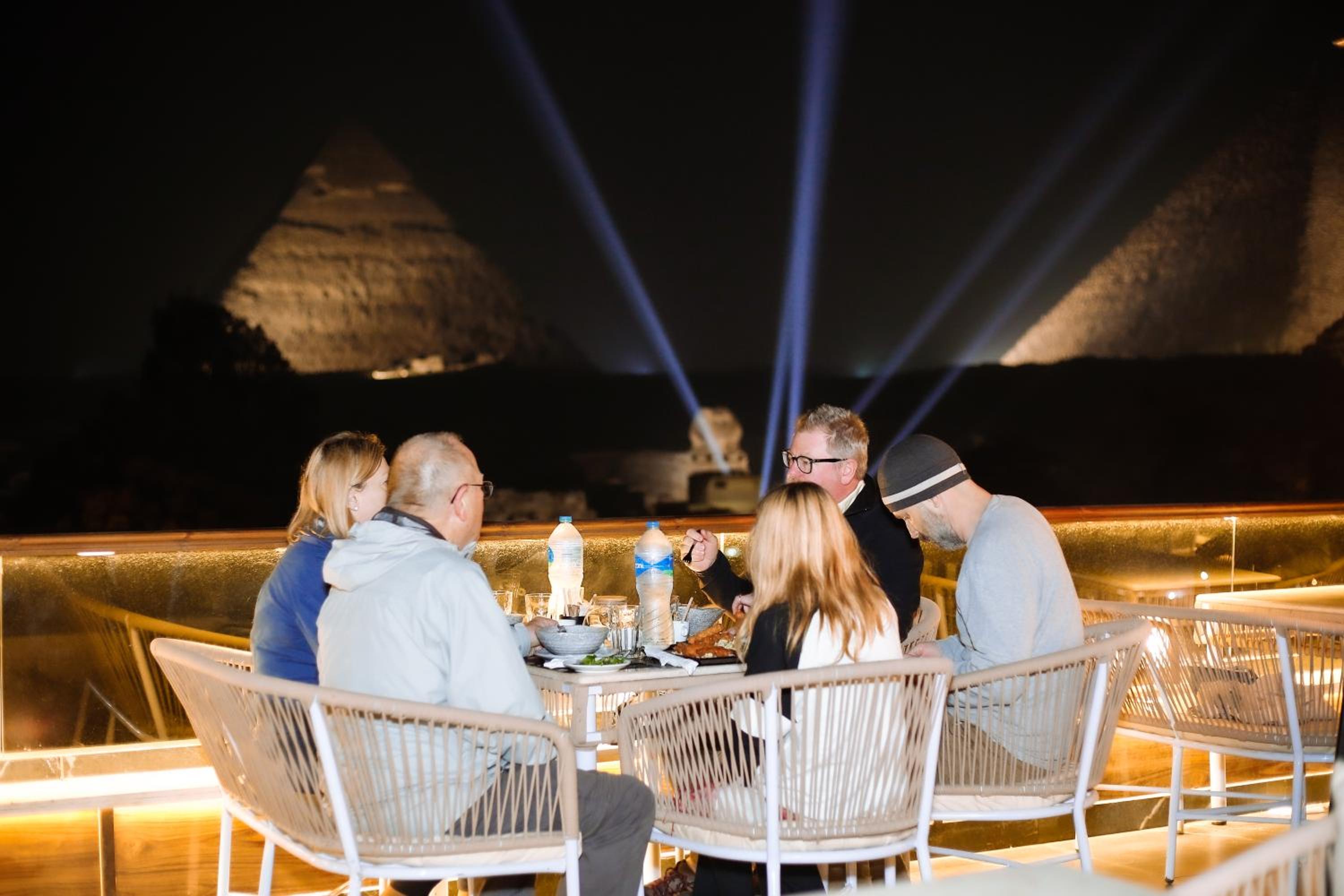 Tree Lounge Pyramids View INN , Sphinx Giza