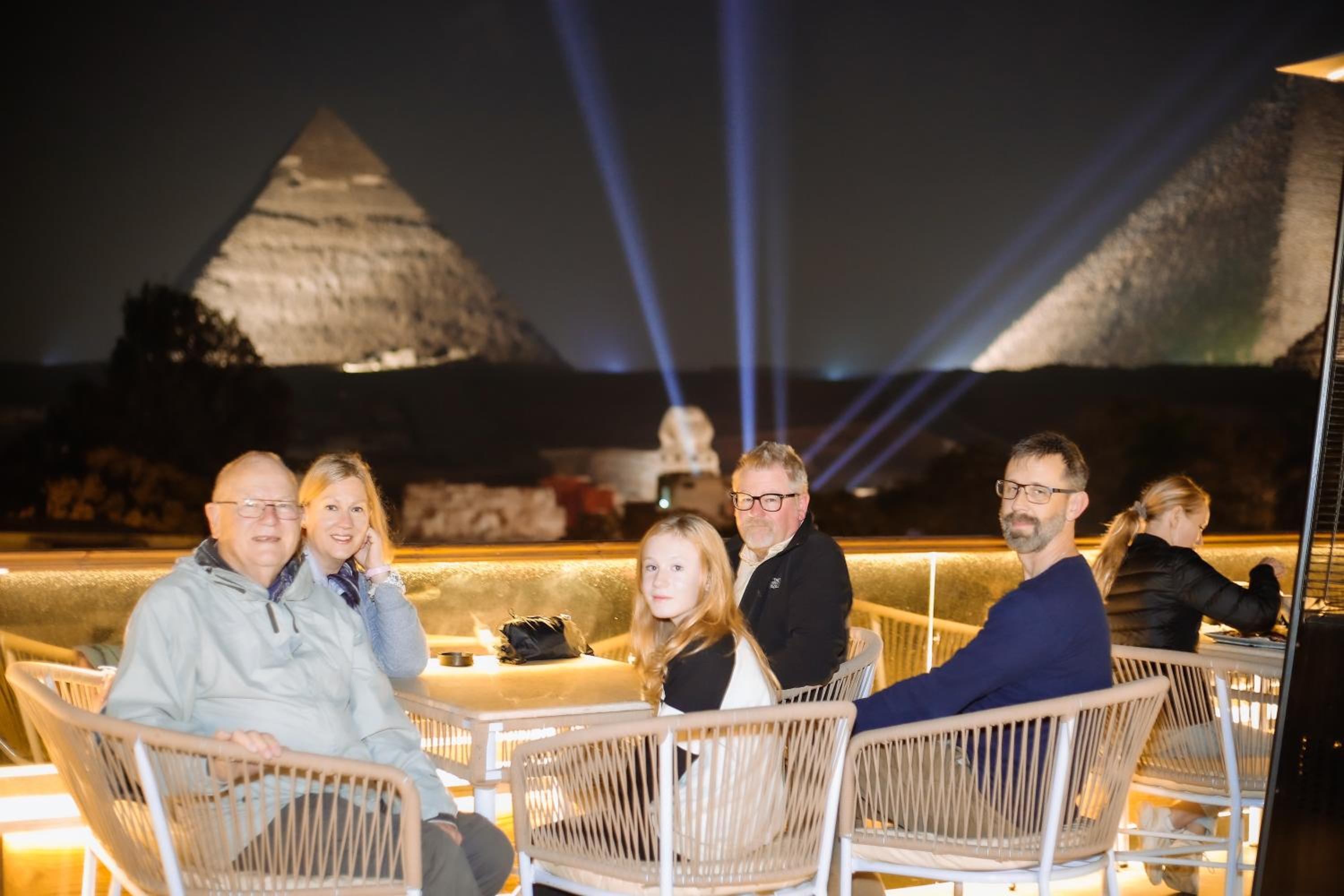 Tree Lounge Pyramids View INN , Sphinx Giza