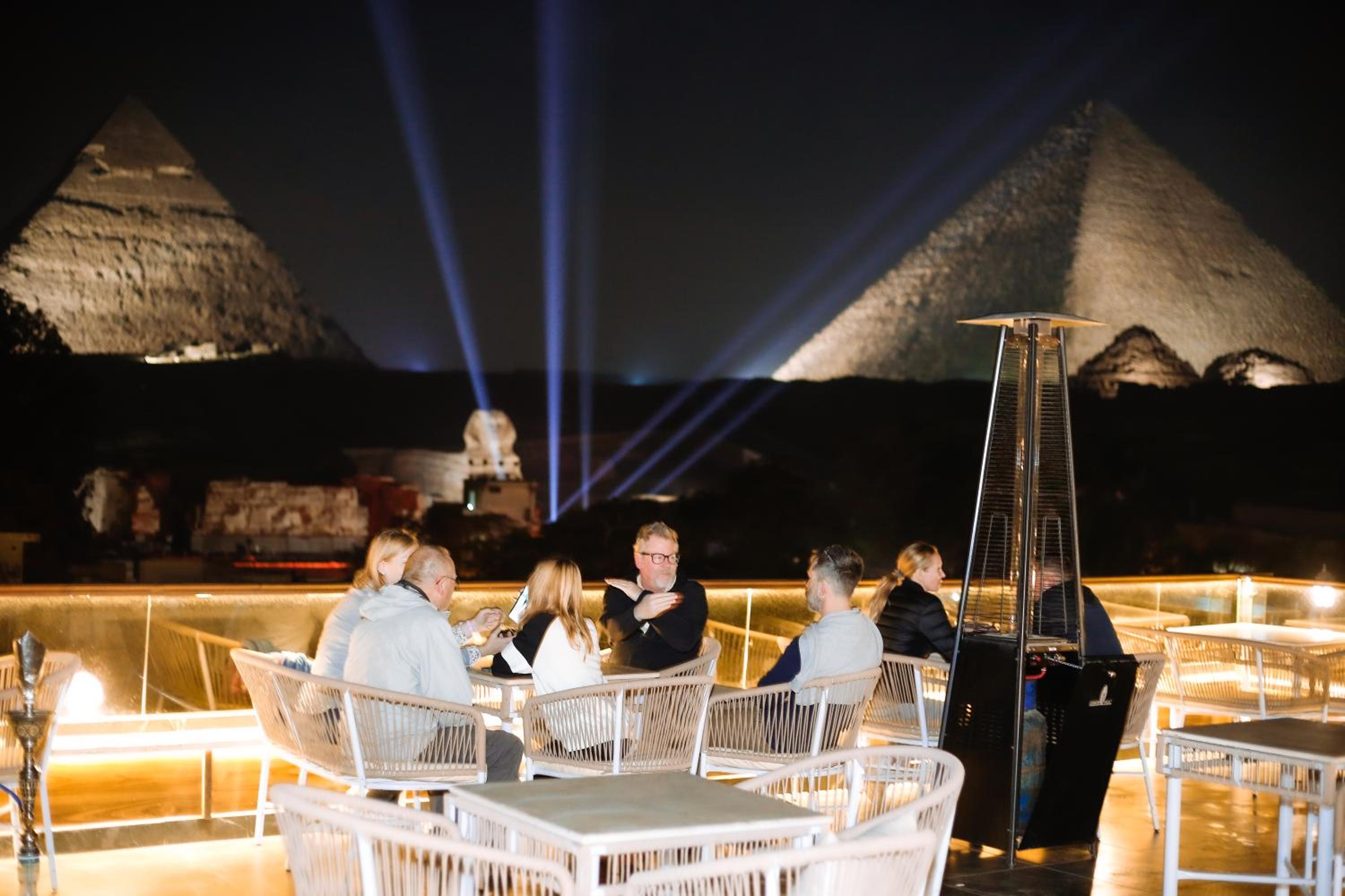 Tree Lounge Pyramids View INN , Sphinx Giza