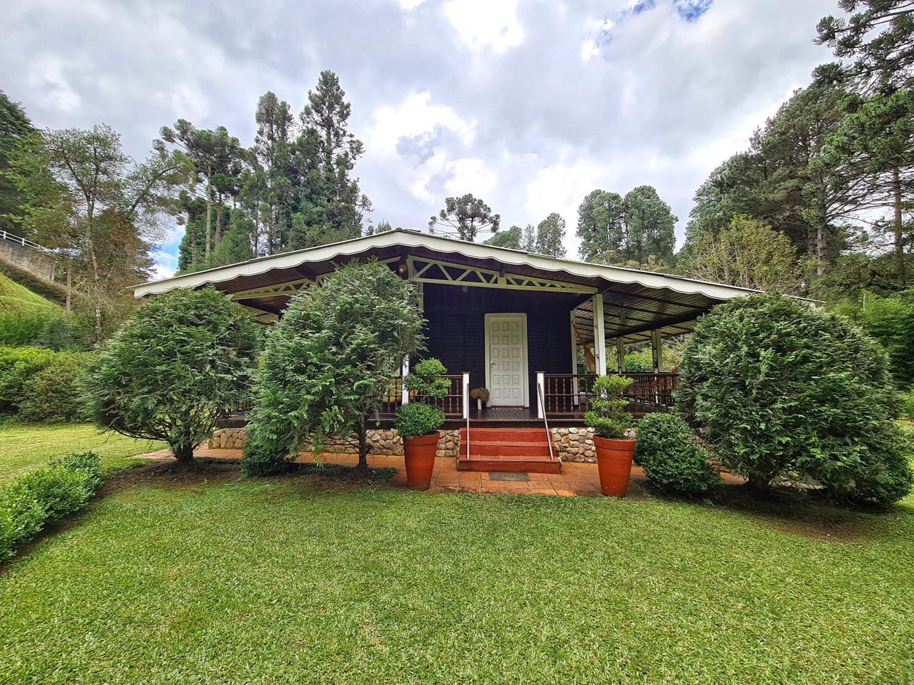 CASA EM CONDOMÍNIO