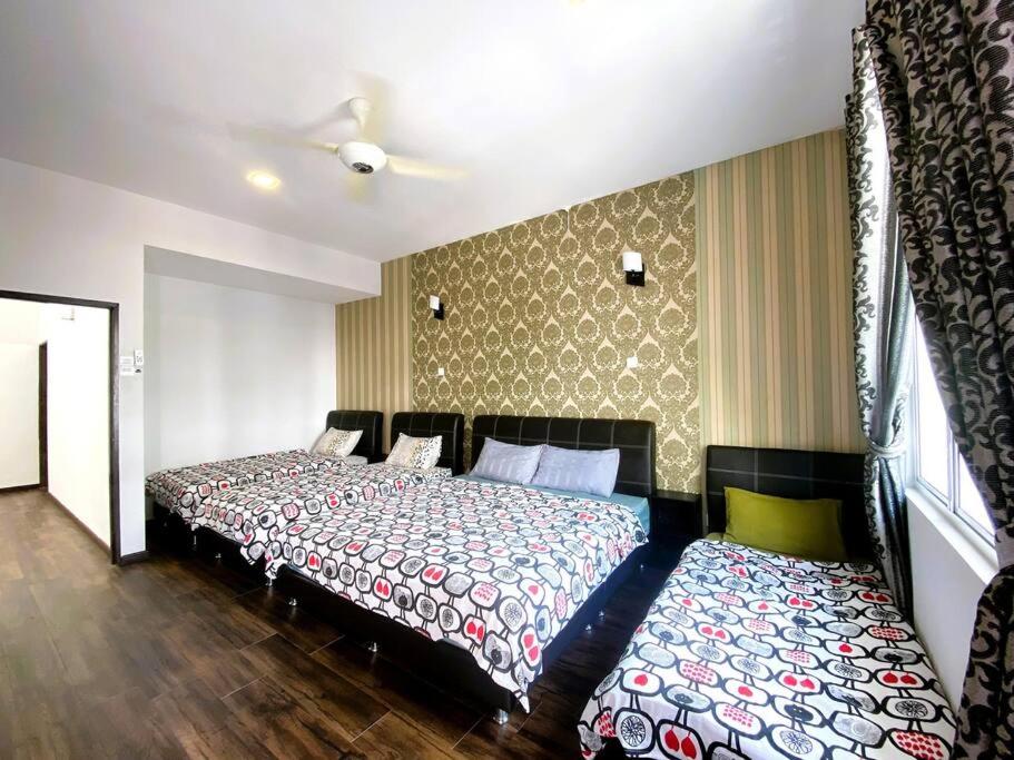 Shamrock Breeze Villa 2: Coastal Haven for 25 Guests view 5