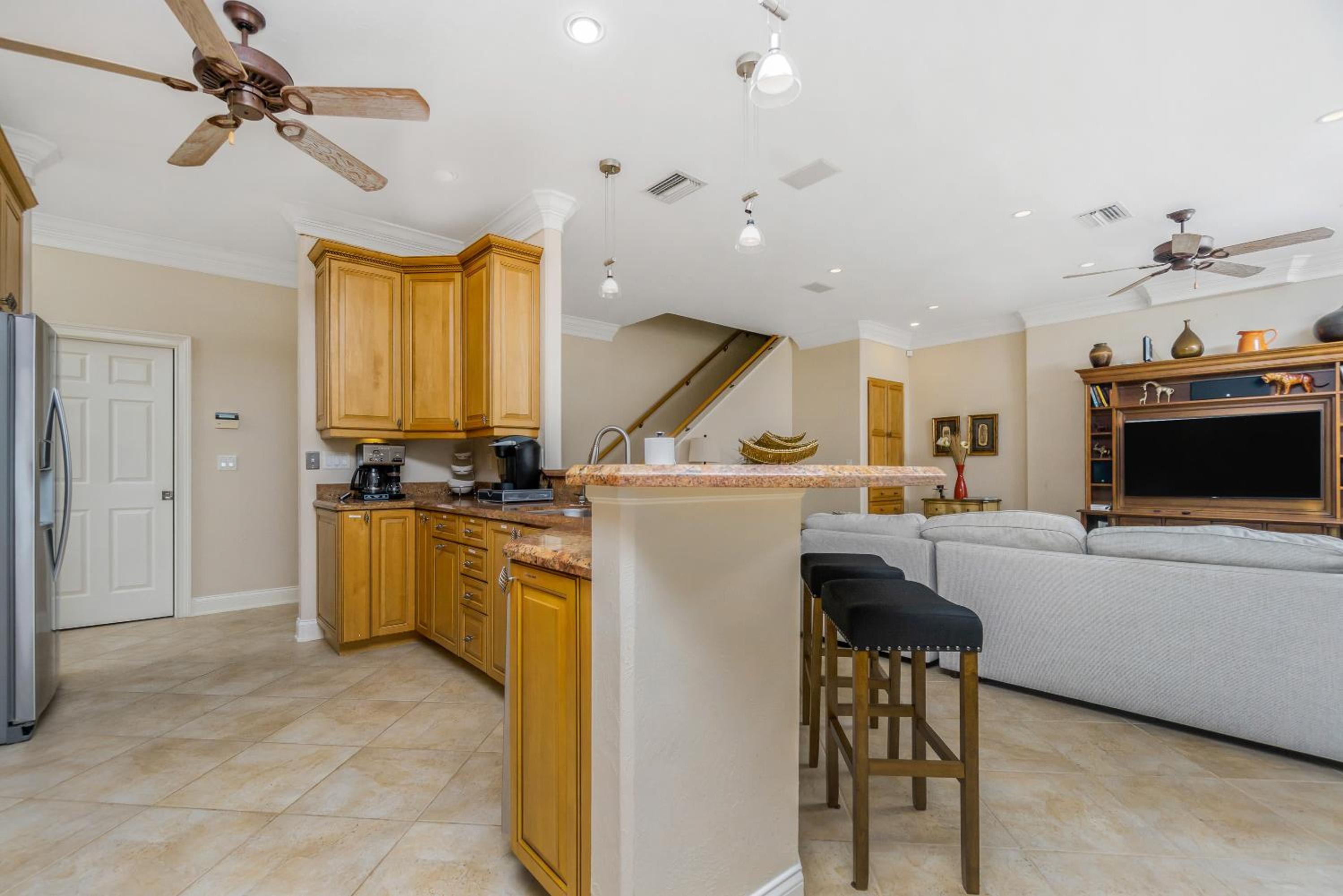 Villa Hibiscus-Waterfront-Free Heated Pool-Dock-Bikes-Other Amenities view 2