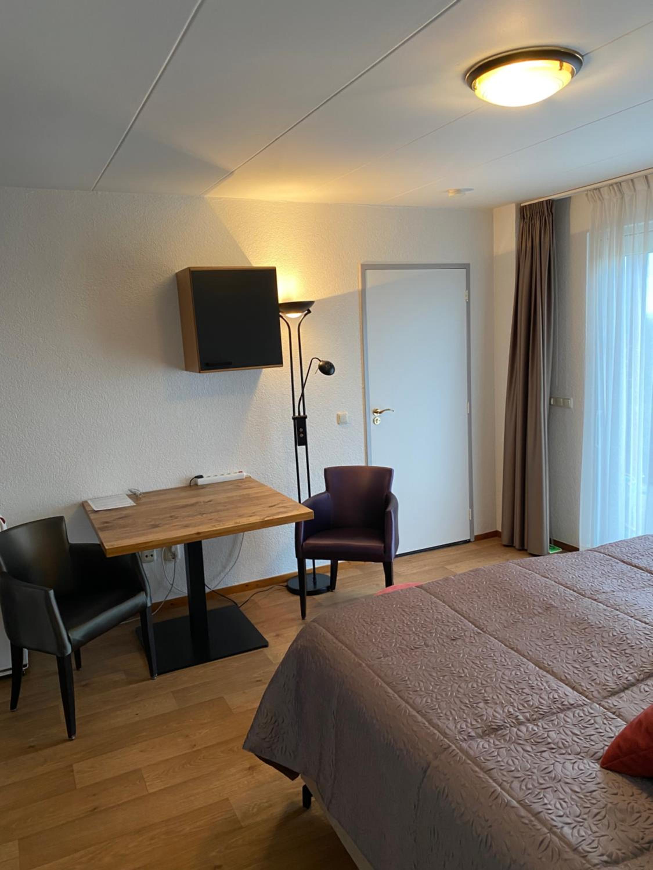Hotelkamer Bellevue view 4