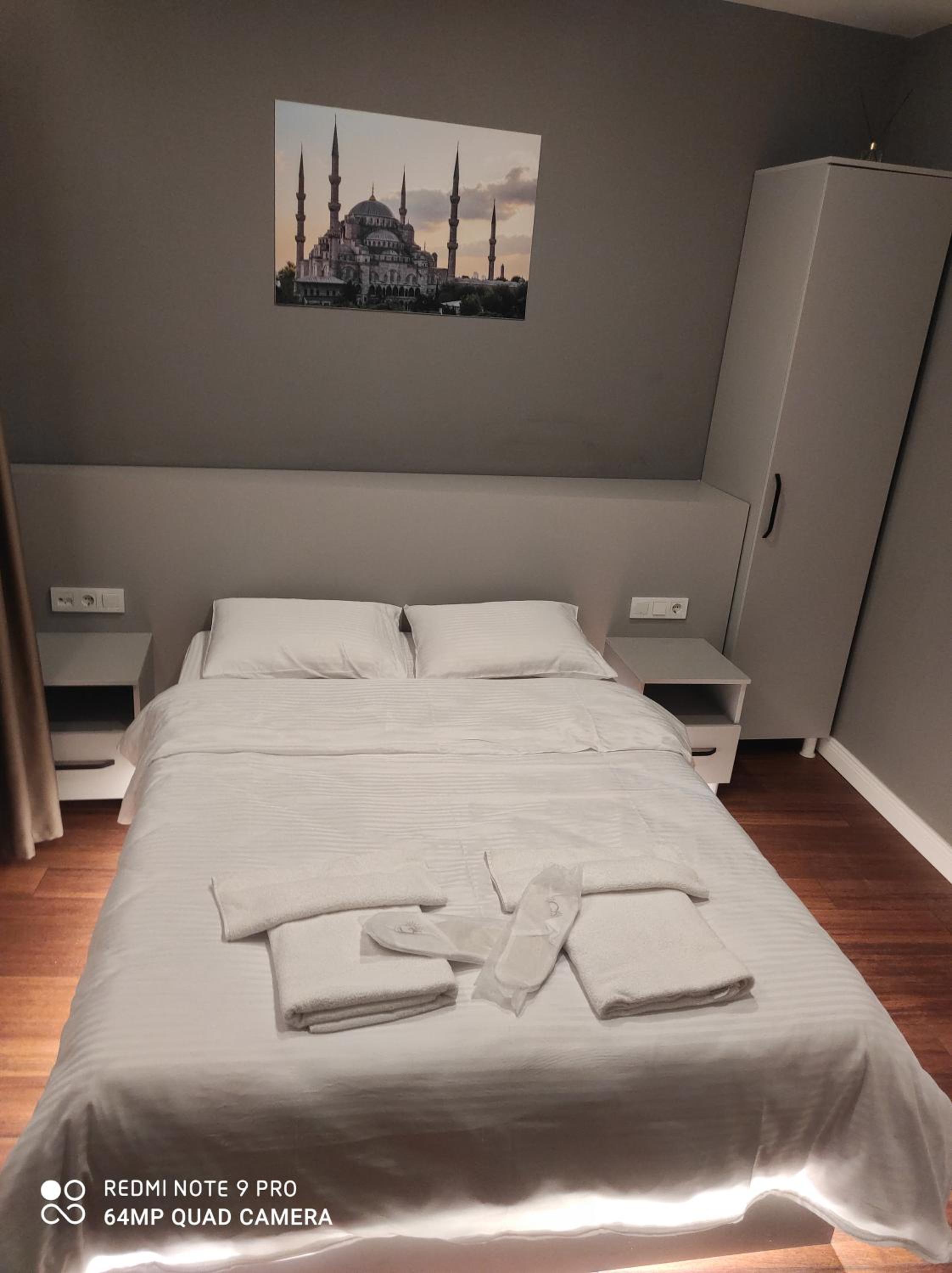 Gökotta Süit - Image 106