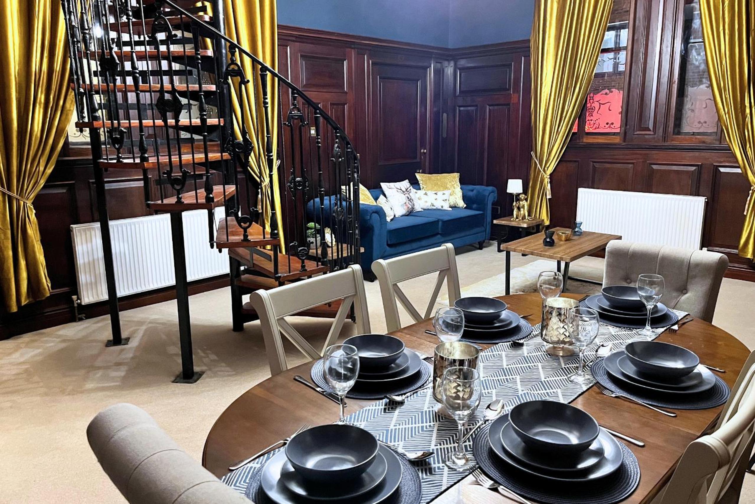 The Old Brewery Boardroom - Winchester City Centre - Unique Property - Free Parking - Sleeps 6 - by XPlus Stays view 2