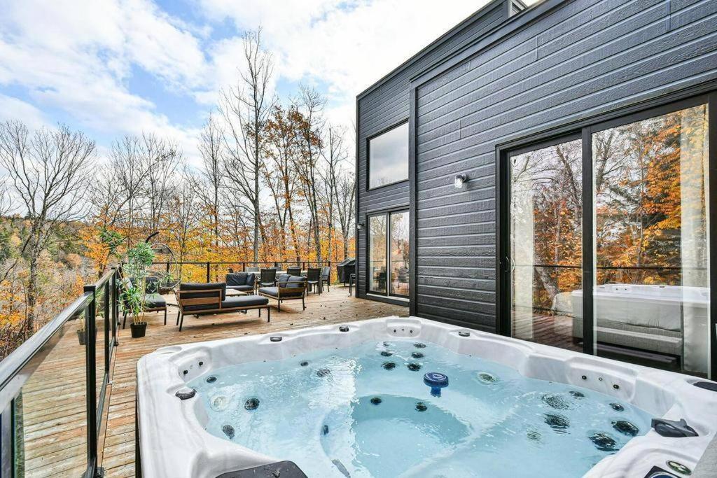 Luxury Home in a Resort- 12 min to Mont Tremblant