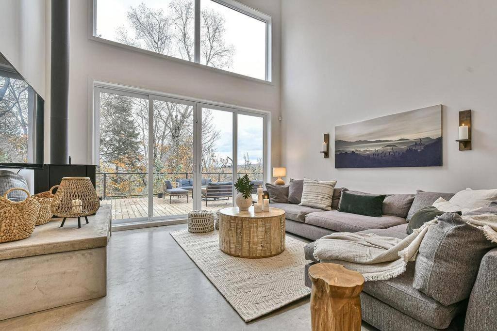 Luxury Home in a Resort- 12 min to Mont Tremblant