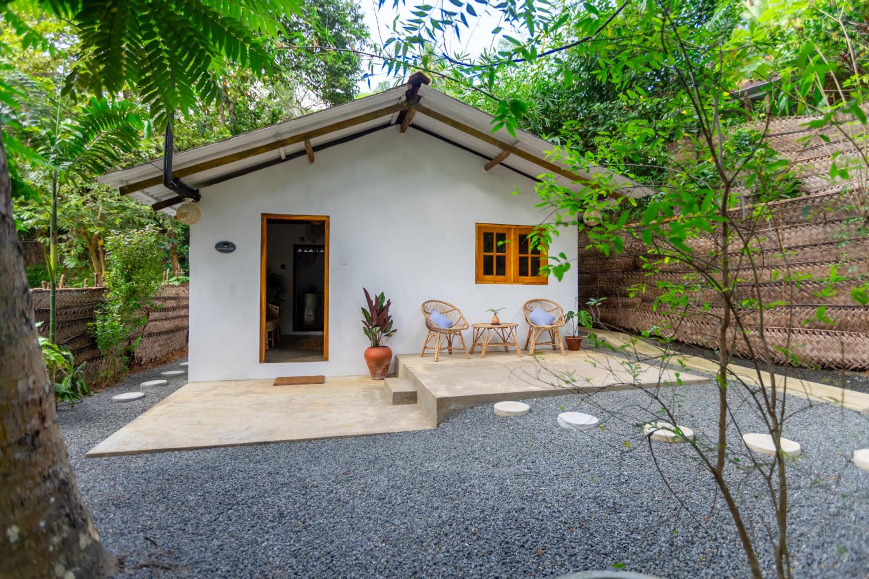 Coconut Cabin - Hiriketiya Beach