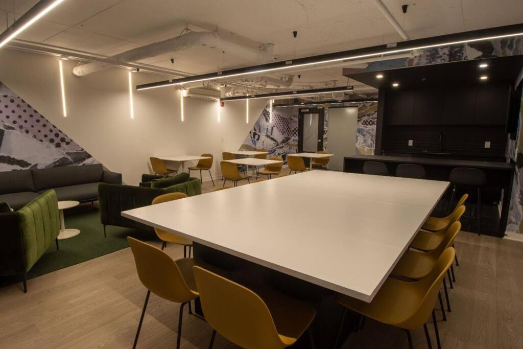 Downtown Montreal Premium Cozy Studio