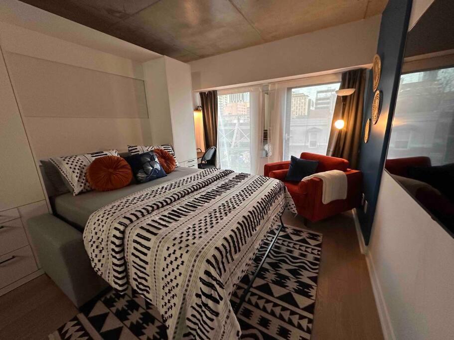 Downtown Montreal Premium Cozy Studio