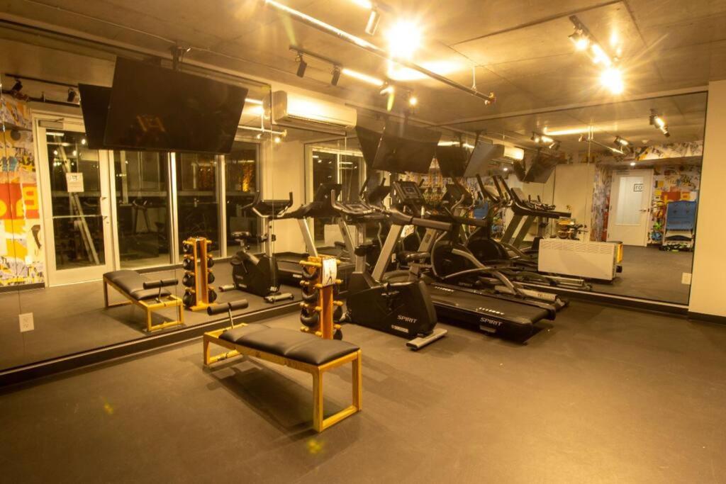 Downtown Montreal Premium Cozy Studio