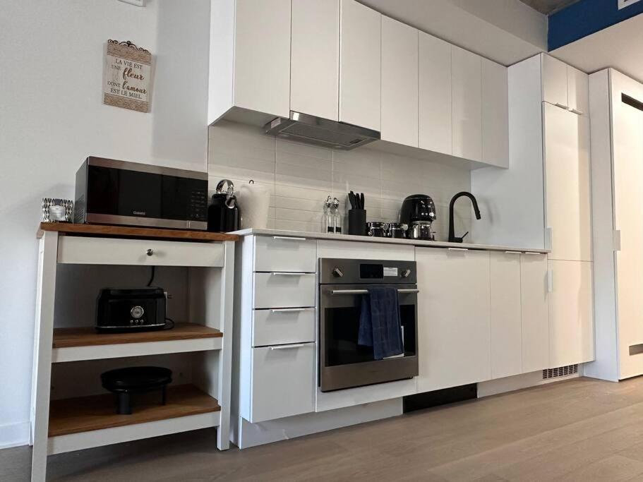 Downtown Montreal Premium Cozy Studio