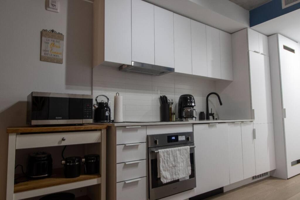 Downtown Montreal Premium Cozy Studio
