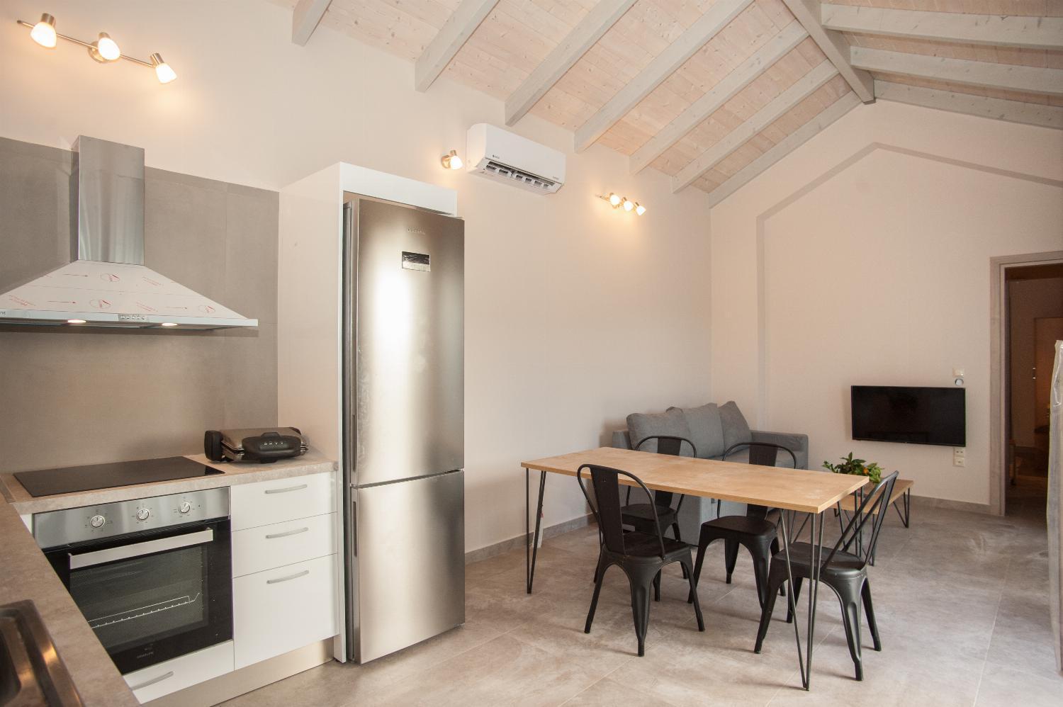 Villa Angela en Trapezaki — kitchen
