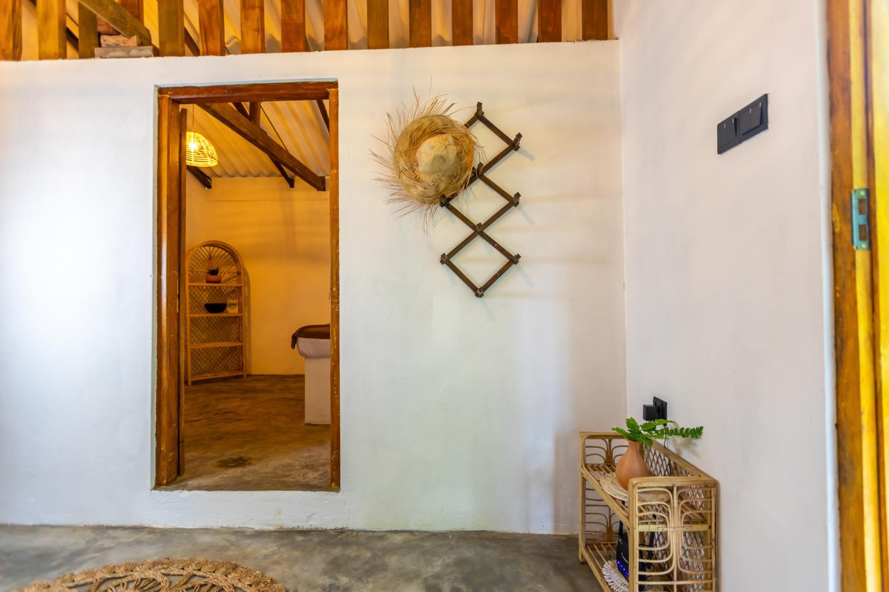 Coconut Cabin - Hiriketiya Beach