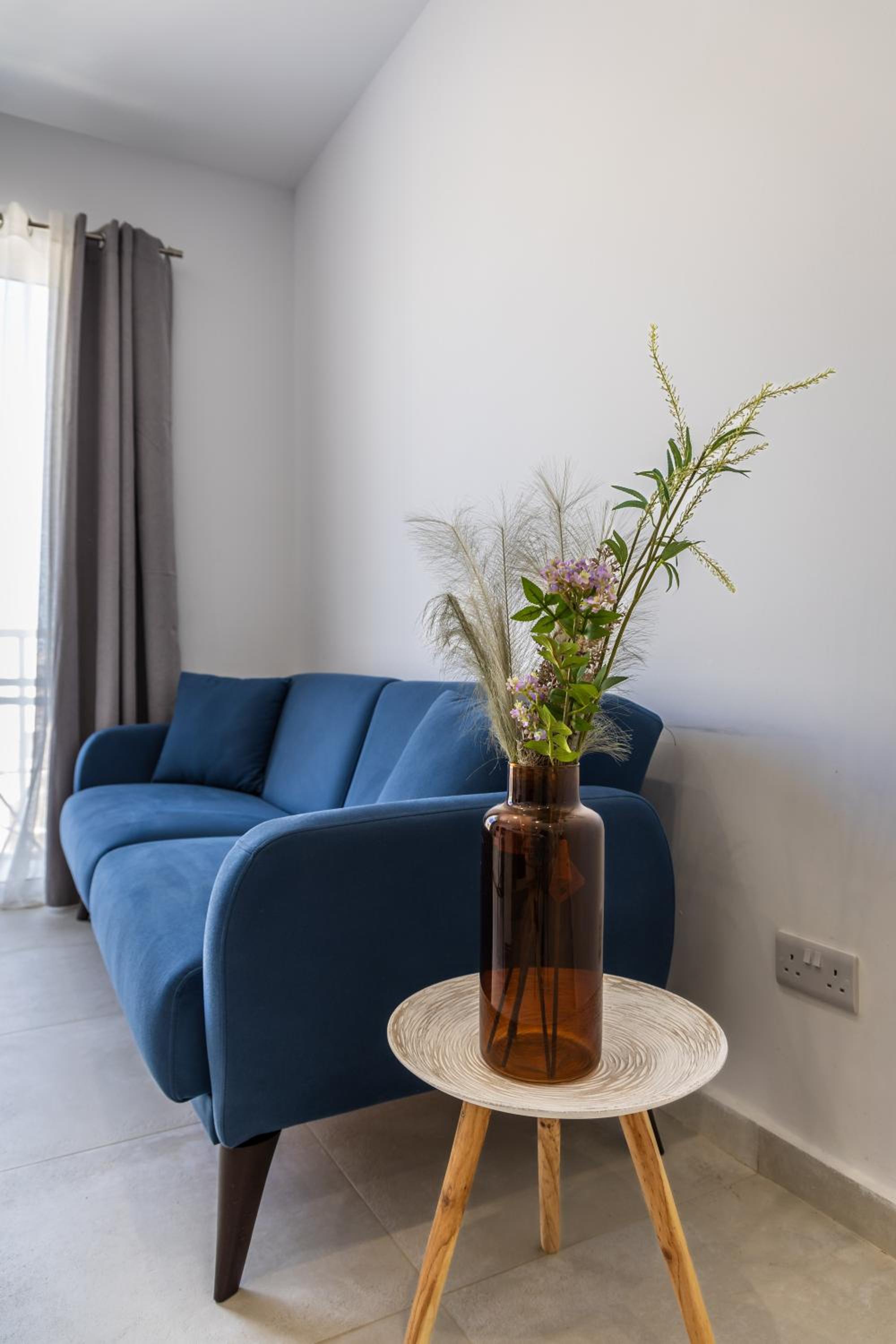 Modern 1 Bedroom for family with sofa bed - By Solea view 5