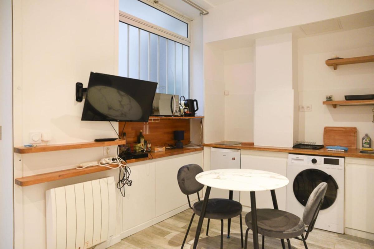 Nice Studio Near Eiffel Tower