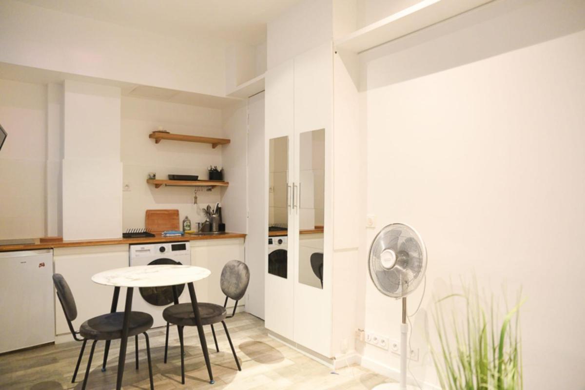 Nice Studio Near Eiffel Tower