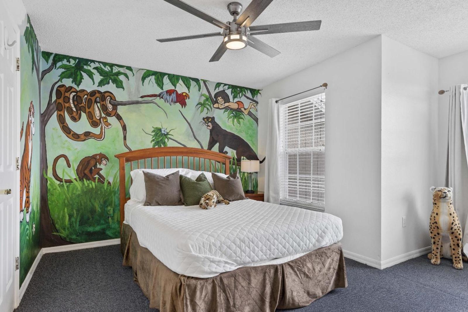Family Home 5mi to Disney: Pool & Game Room