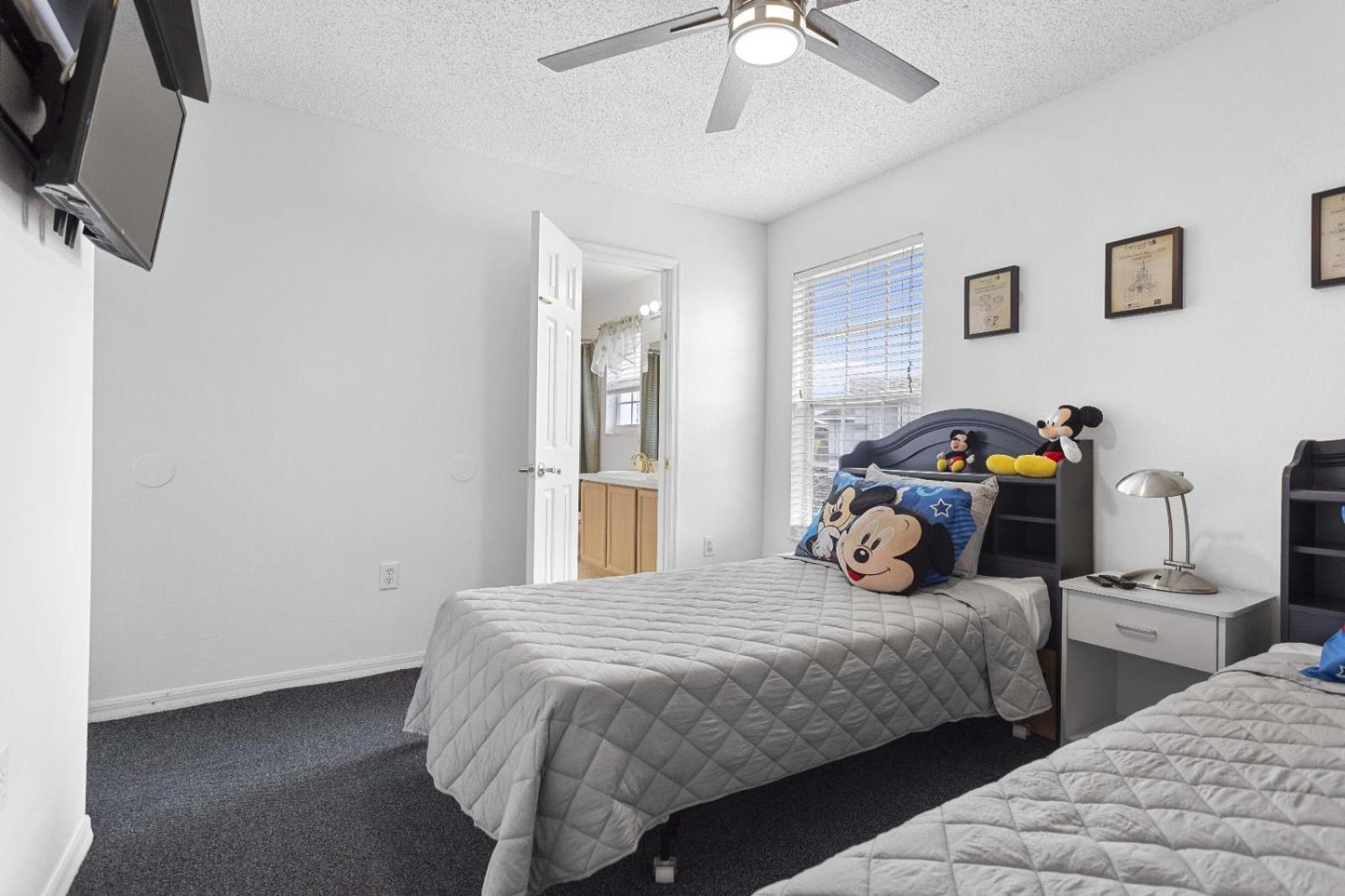 Family Home 5mi to Disney: Pool & Game Room